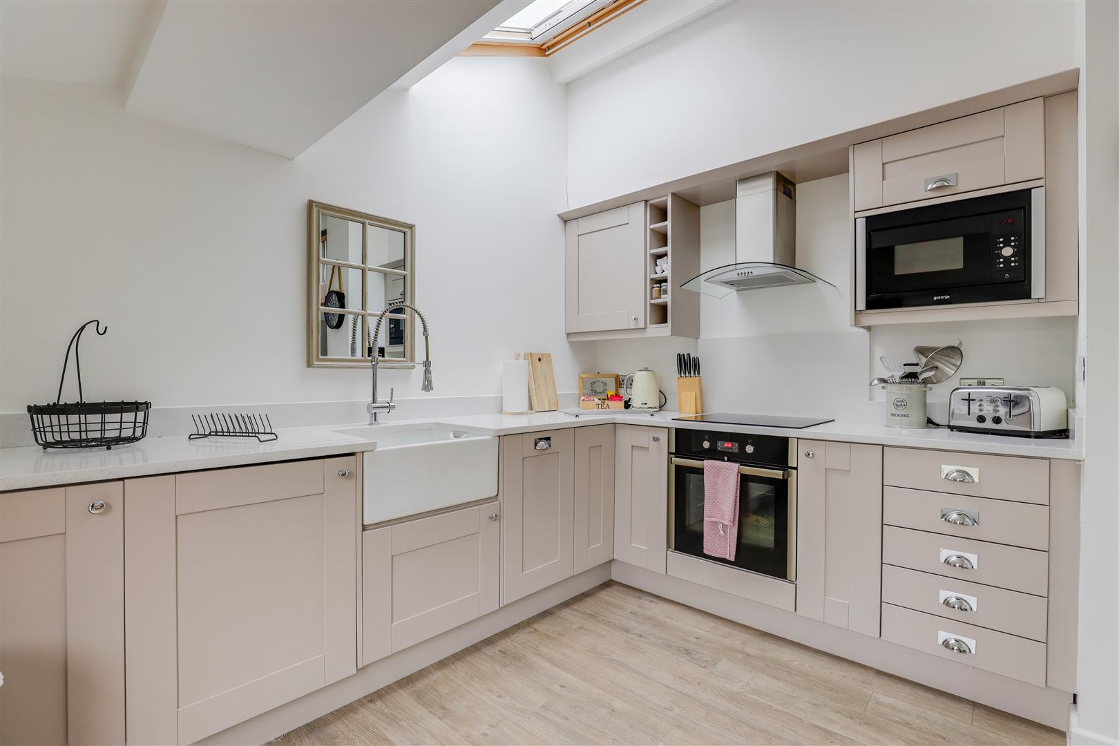Warren Farm, Pendoylan, Nr Cowbridge, Vale of Glamorgan, CF71 7UJ